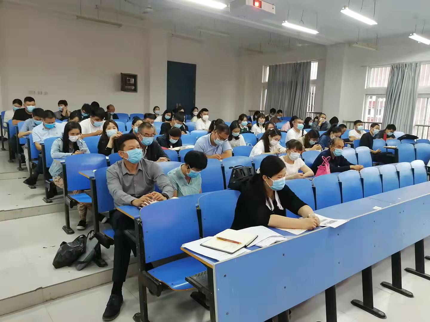 谈球吧app下载