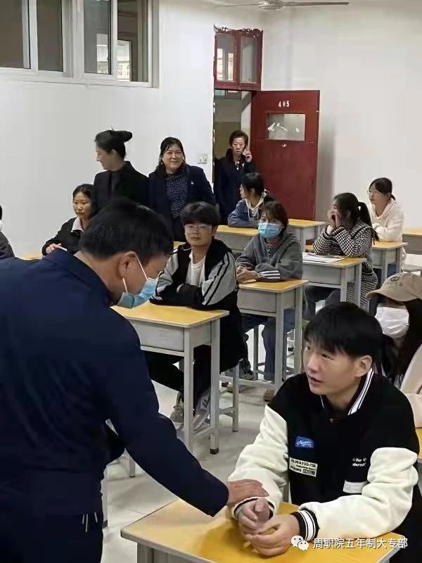 谈球吧app下载