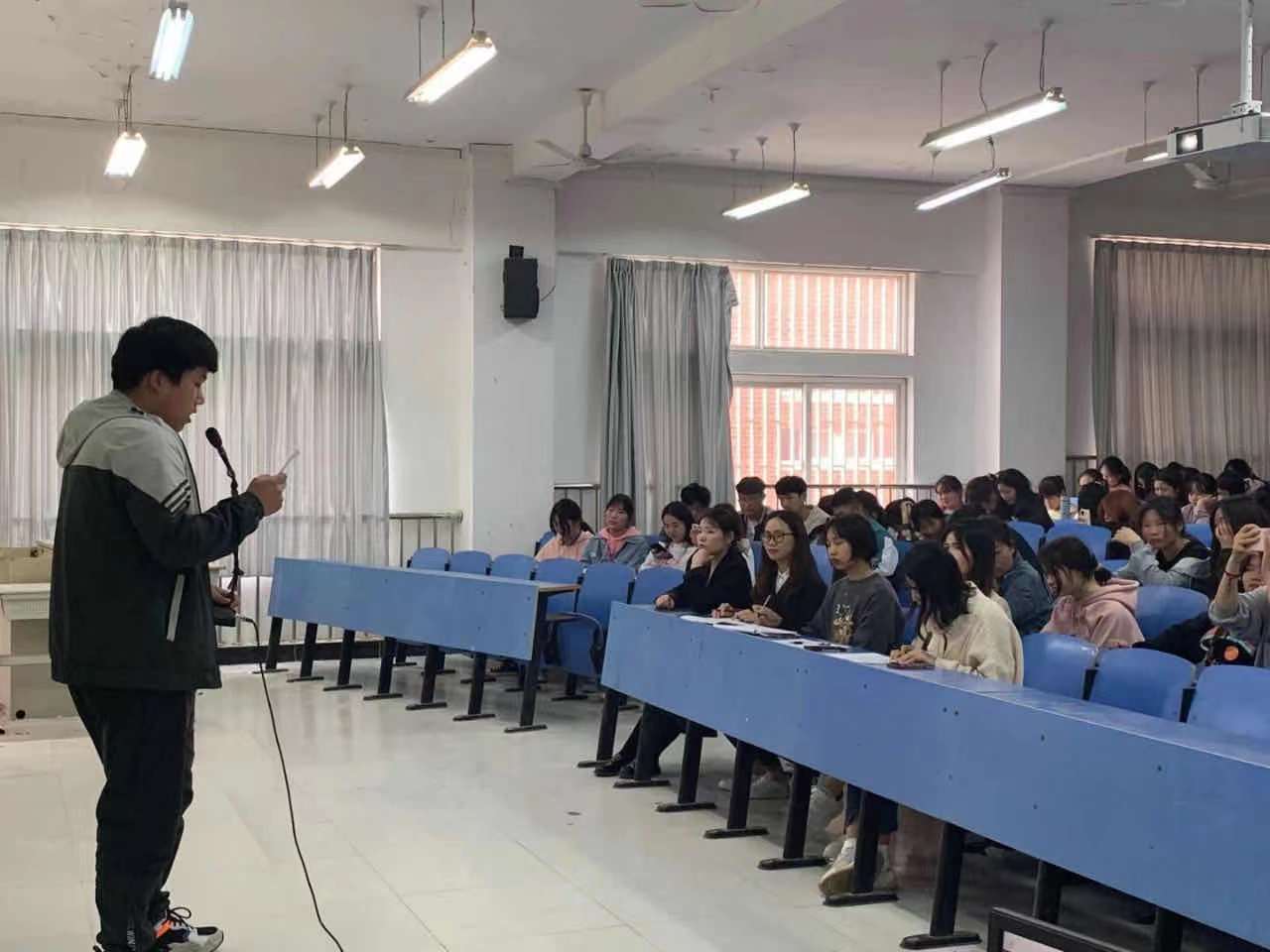 谈球吧app下载