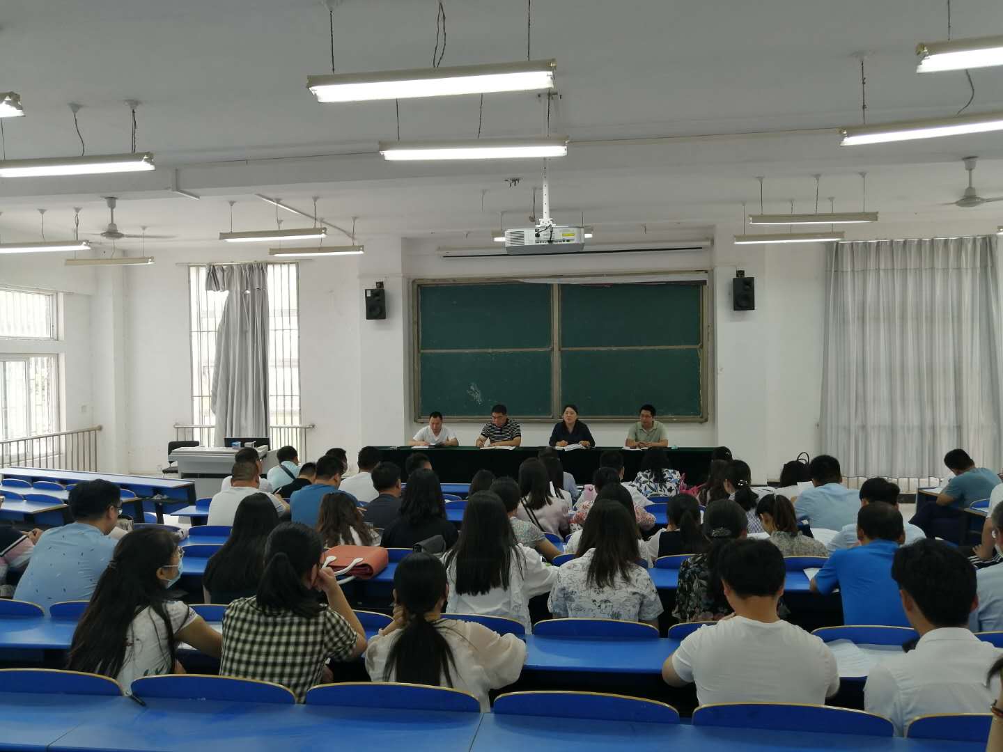 谈球吧app下载